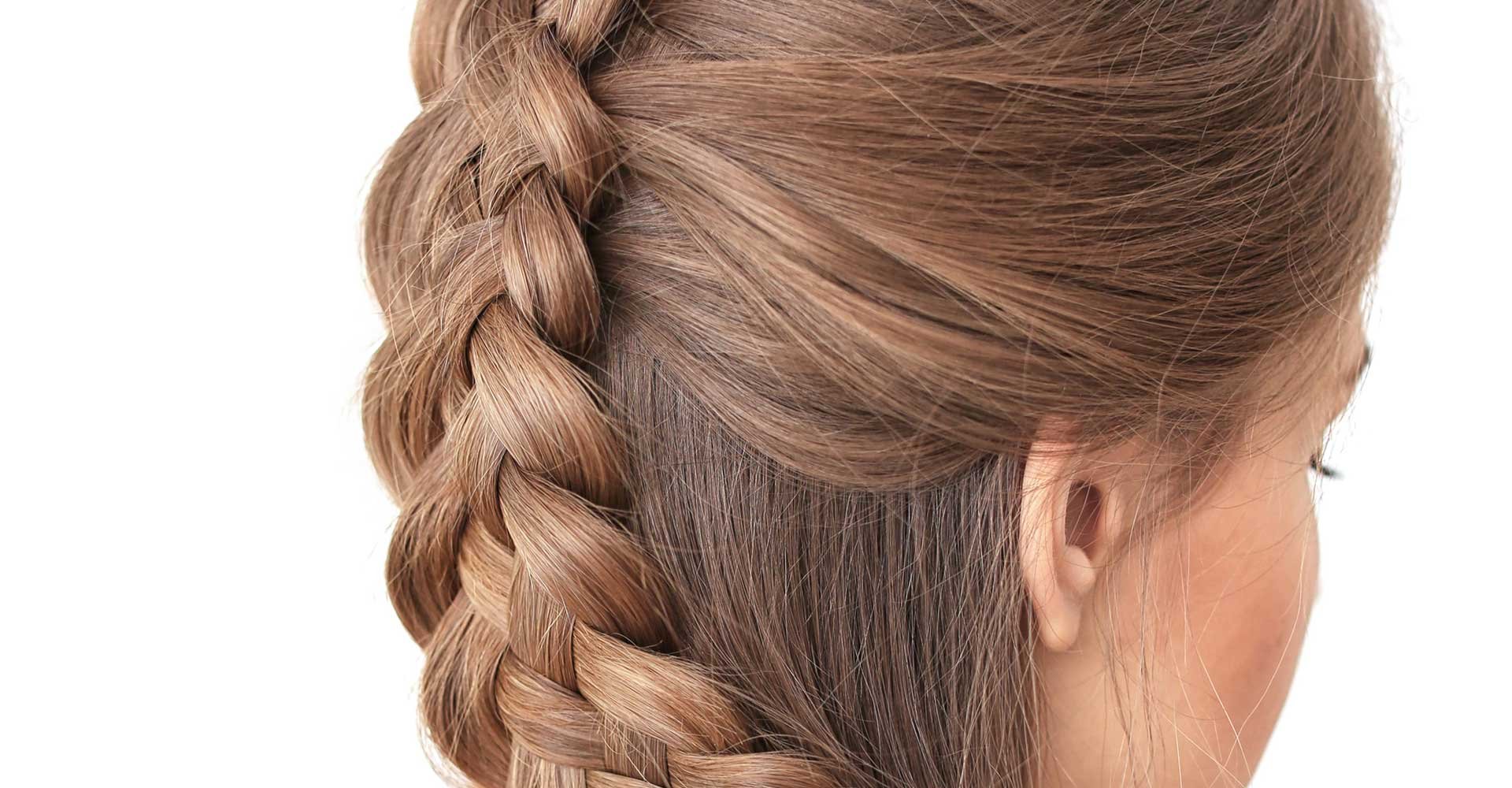 Modelo Com Cabelo Loiro Tranado